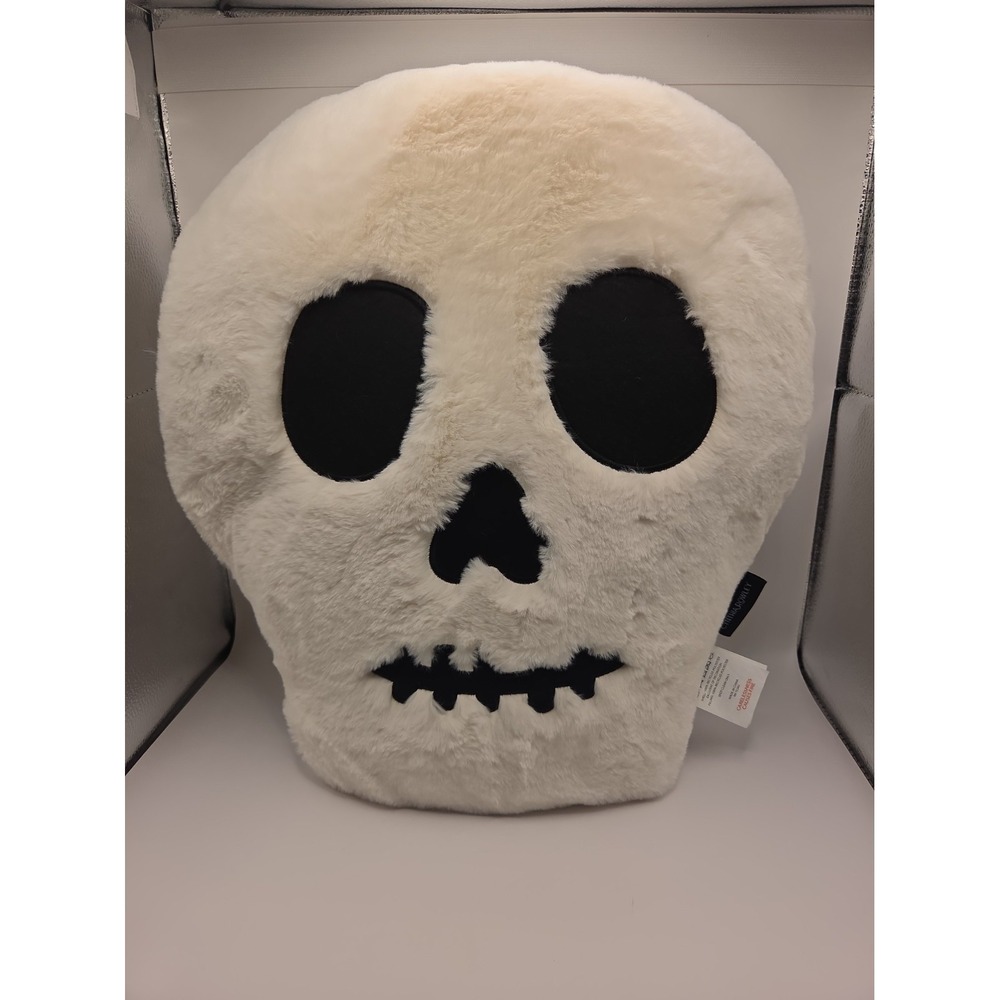CYNTHIA ROWLEY FAUX FUR PILLOW SKULL RECYCLED POLYESTER